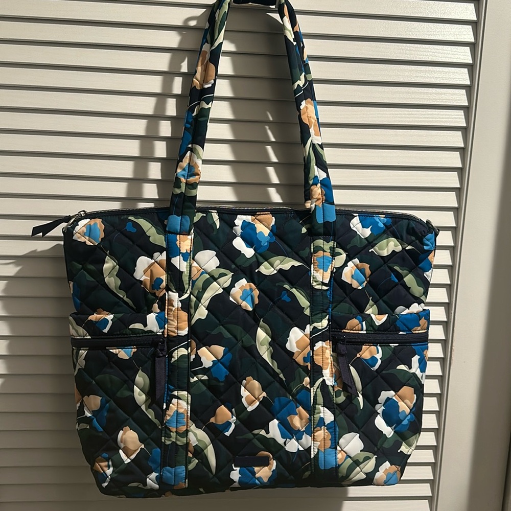 Vera Bradley Large Multi Strap Navy Floral Carryon Bag with Crossbody Strap.